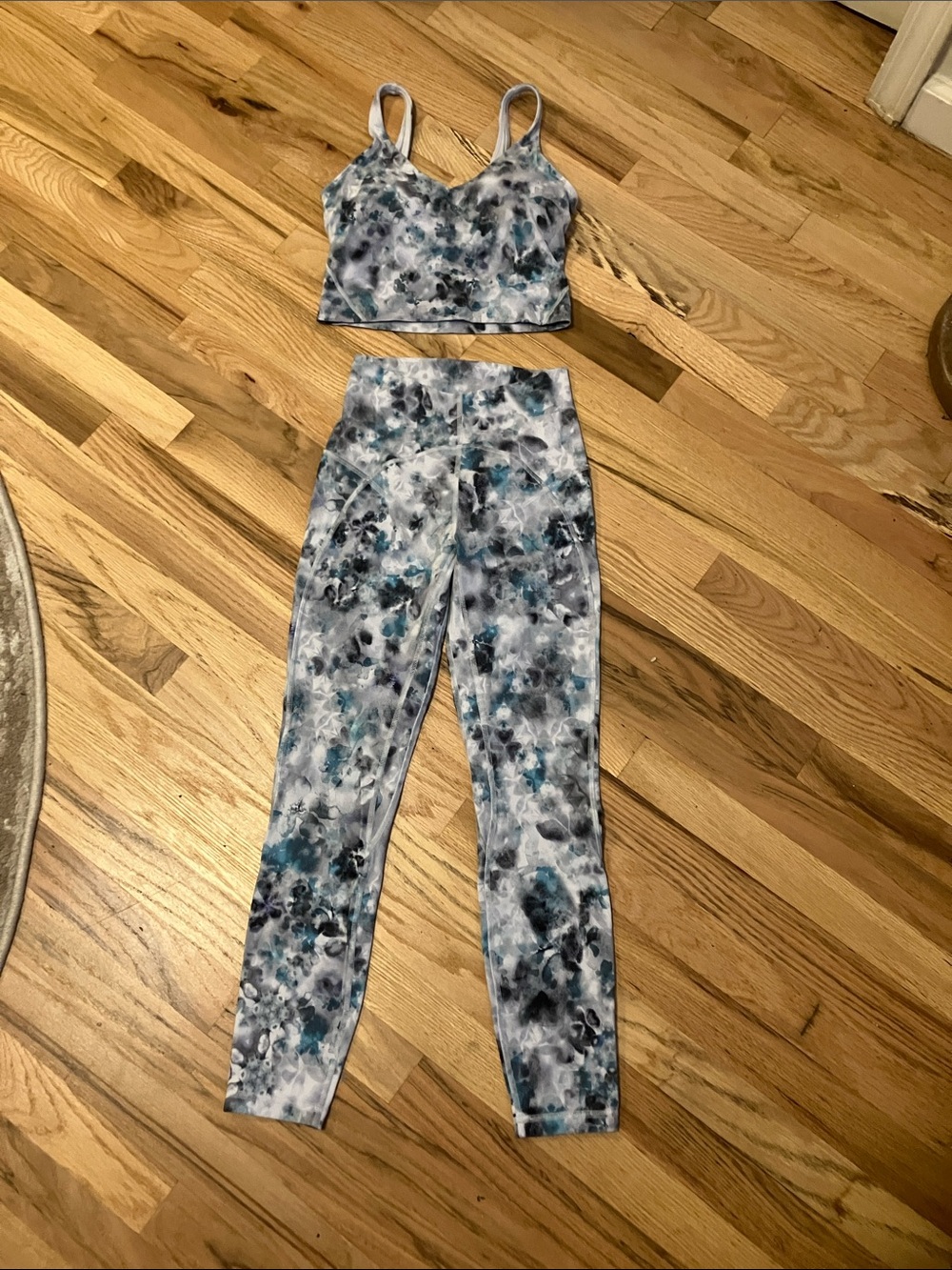 lululemon athletica Blue, Gray & White Marble Print Leggings Set